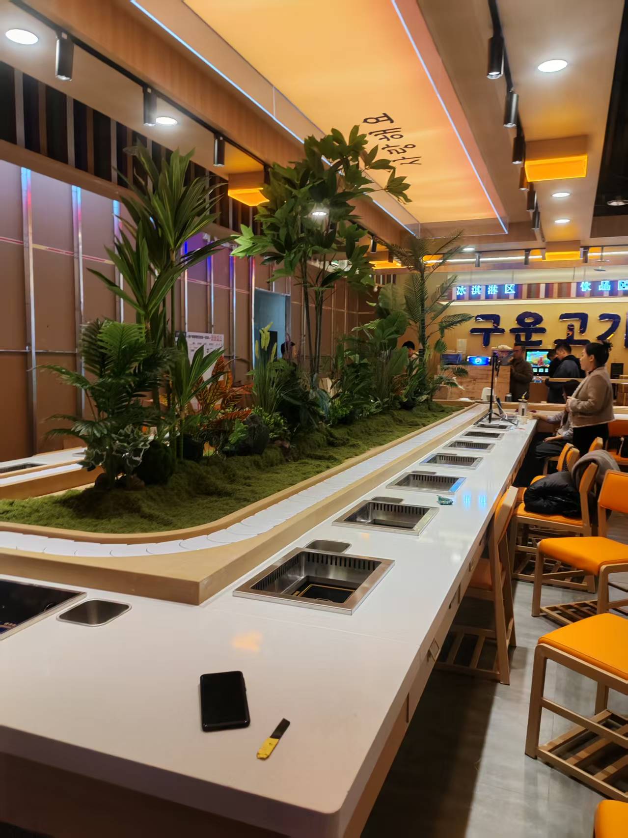 旋轉(zhuǎn)烤肉設(shè)備